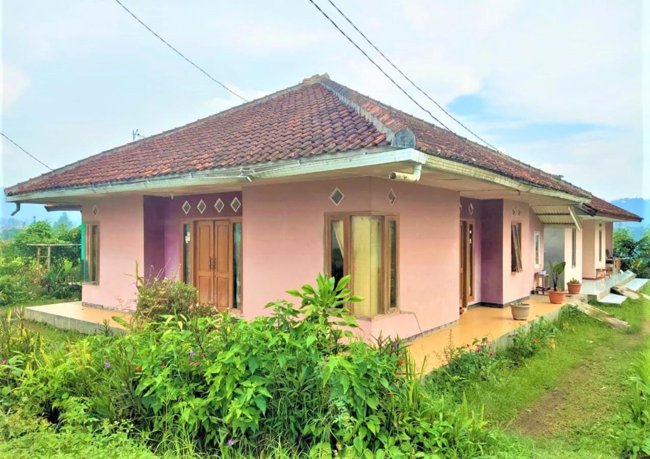 Villa Lembang Bunda Cikareumbi Eksteriør bilde